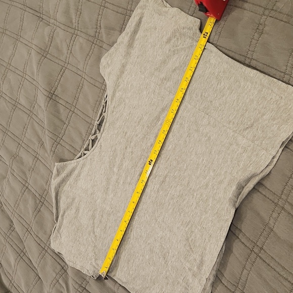 Soprano Light Gray Crop Top With Fun Back Detail Size M! - Picture 5 of 6